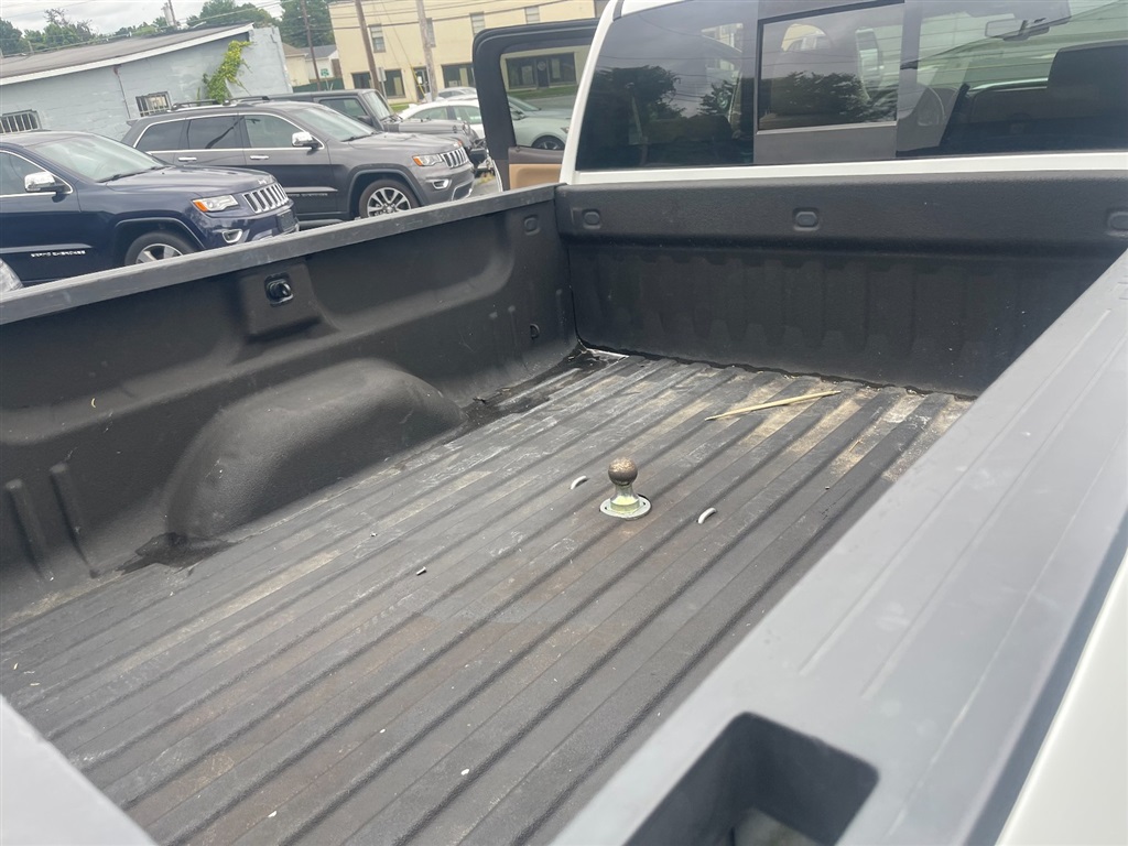 GMCSierra 2500HD Denali Crew Cab 4WD50
