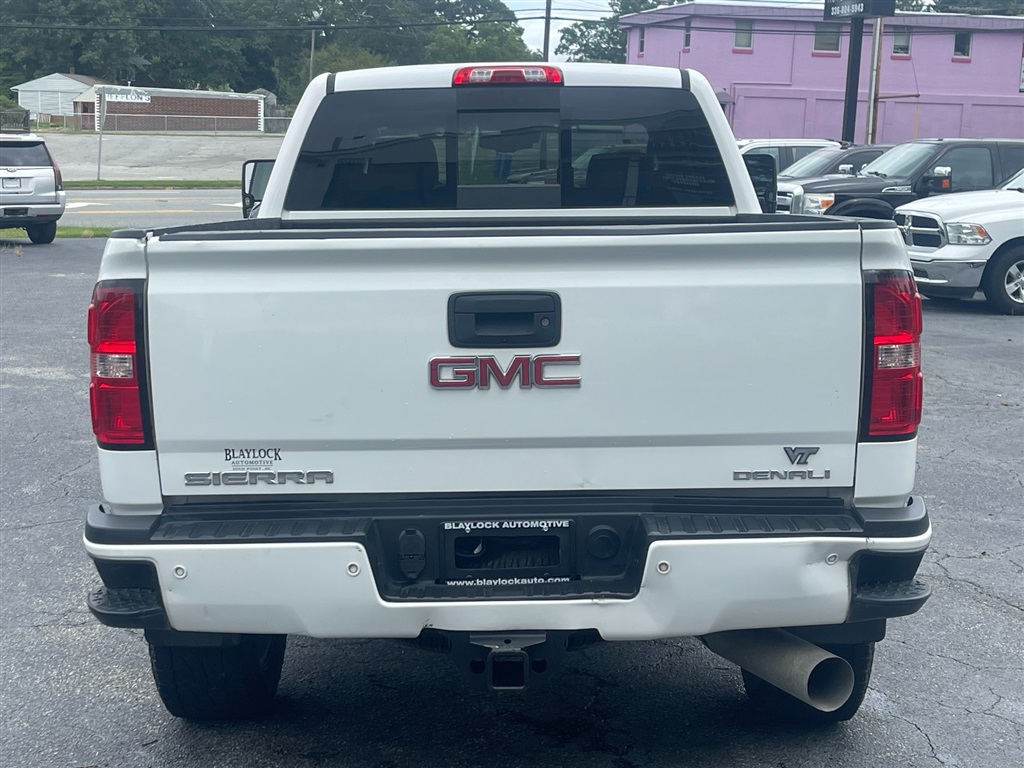 GMCSierra 2500HD Denali Crew Cab 4WD6