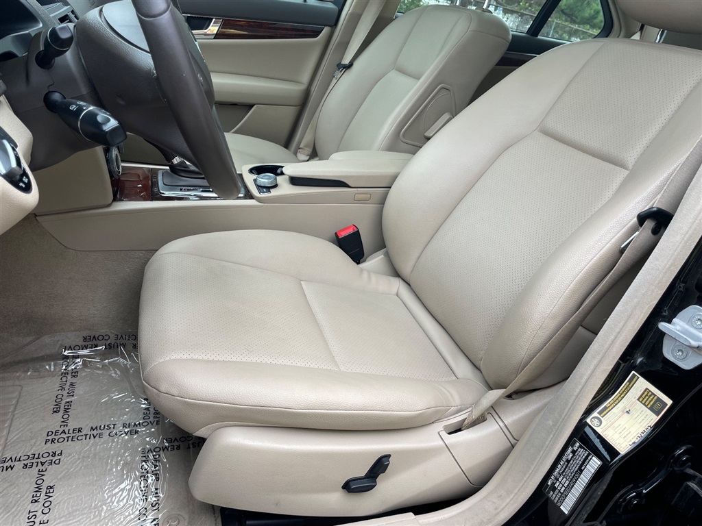 2010 Mercedes-Benz C-Class C300 Sport photo