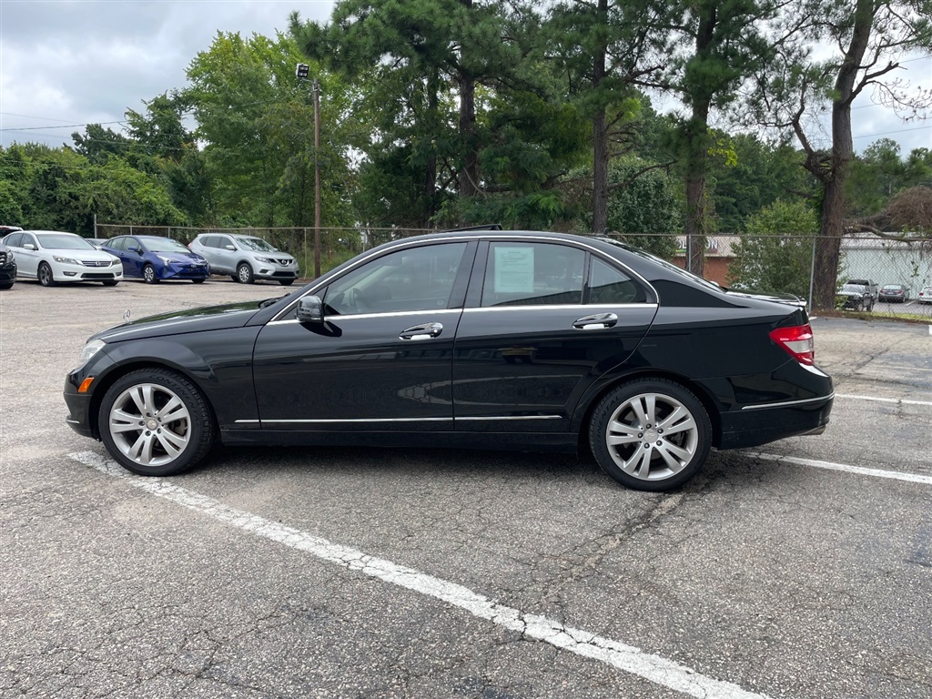 2010 Mercedes-Benz C-Class C300 Sport photo