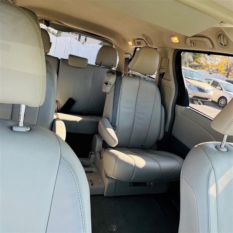 2011 Toyota Sienna XLE 8-Passenger photo