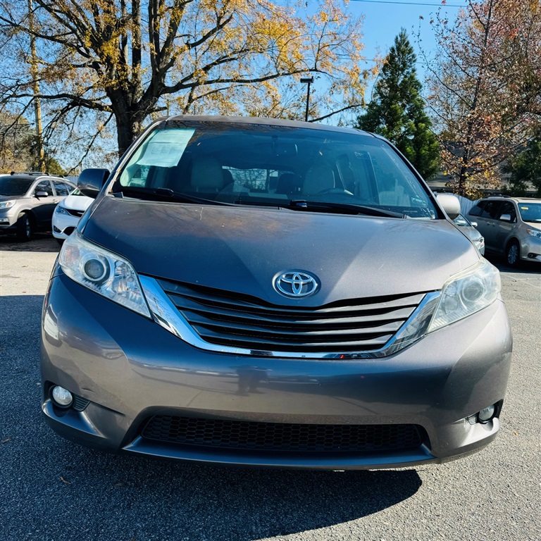 2011 Toyota Sienna XLE 8-Passenger photo