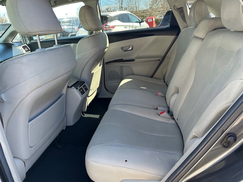 2012 Toyota Venza LE photo