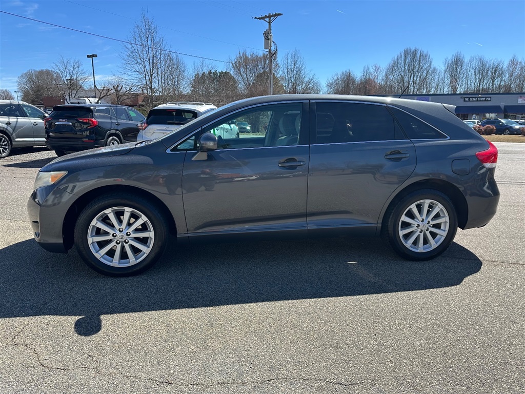 2012 Toyota Venza LE photo