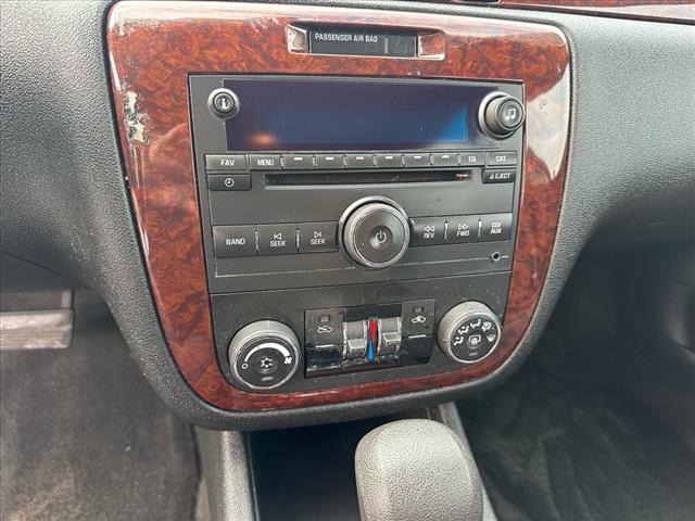 2011 Chevrolet Impala LT photo
