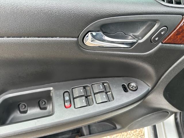 2011 Chevrolet Impala LT photo