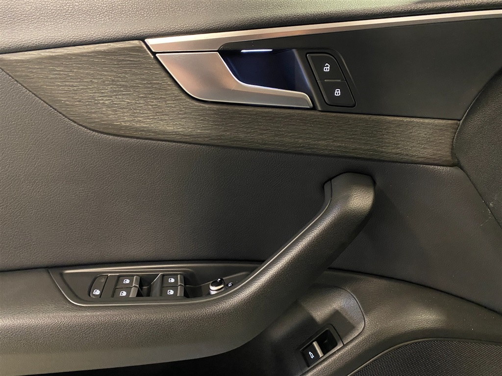 2017 Audi A4 2.0T Ultra Premium  photo