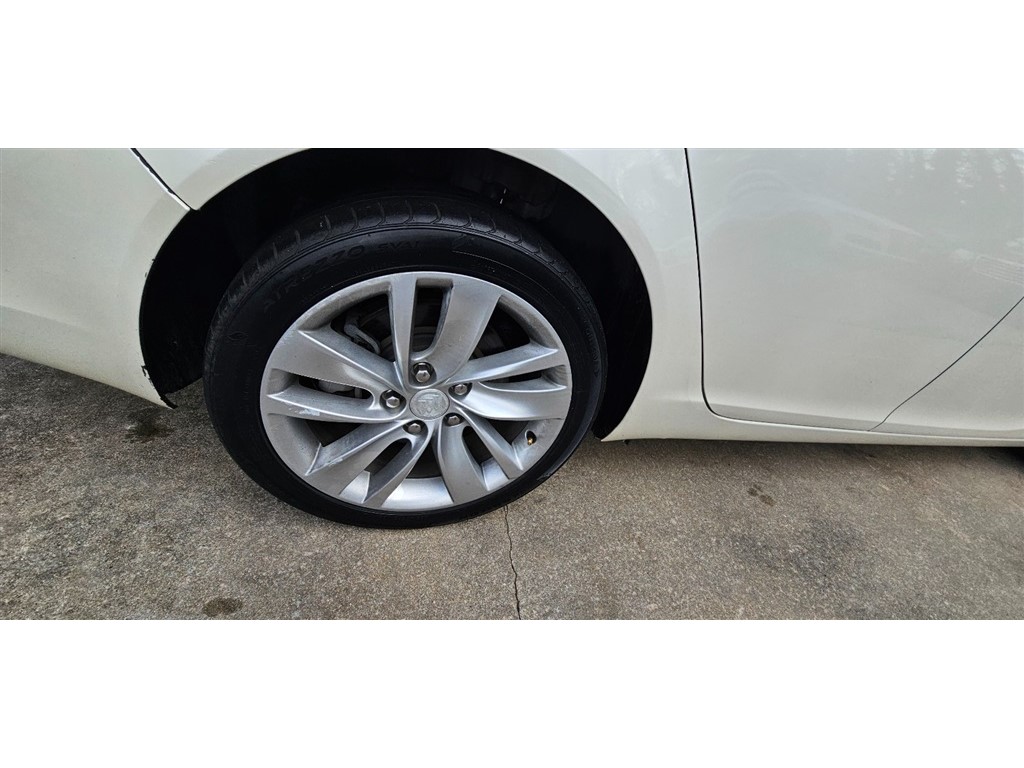 2014 Buick Regal Premium 1 photo