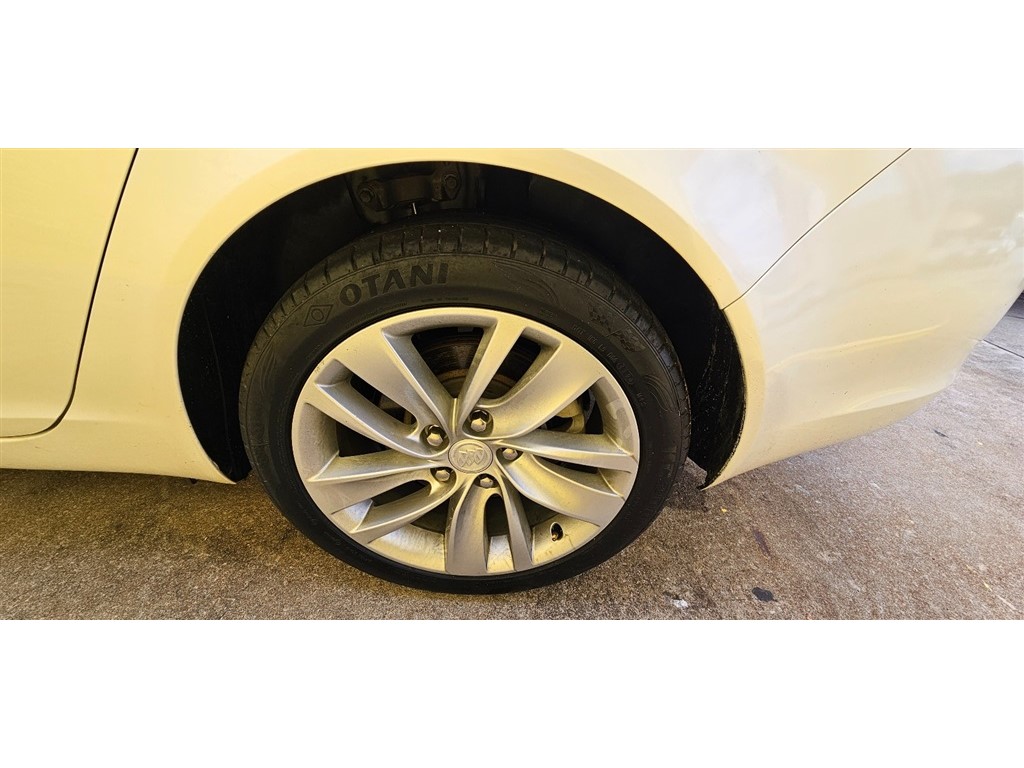 2014 Buick Regal Premium 1 photo