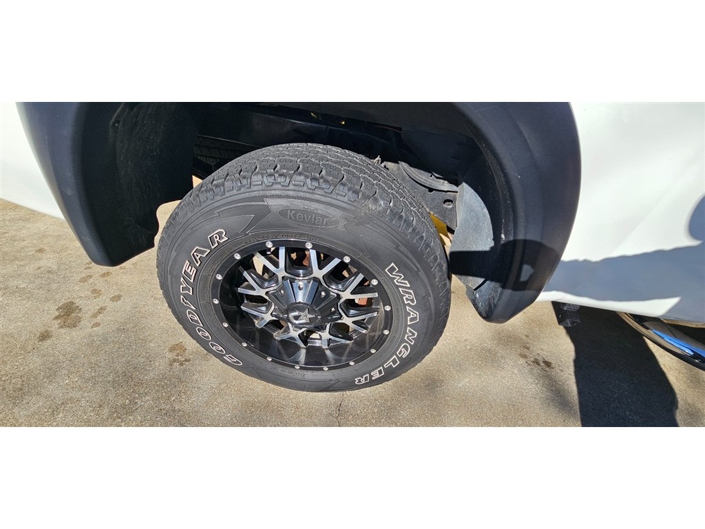2006 Nissan Titan XE photo