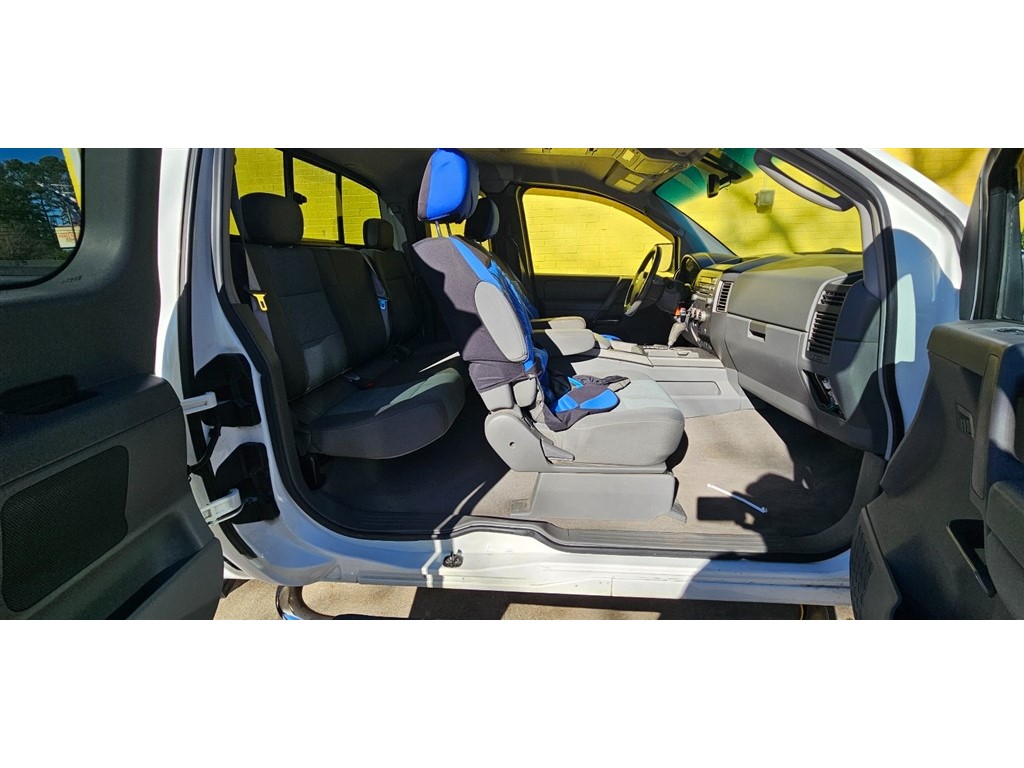 2006 Nissan Titan XE photo