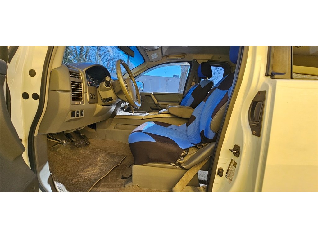 2006 Nissan Titan XE photo
