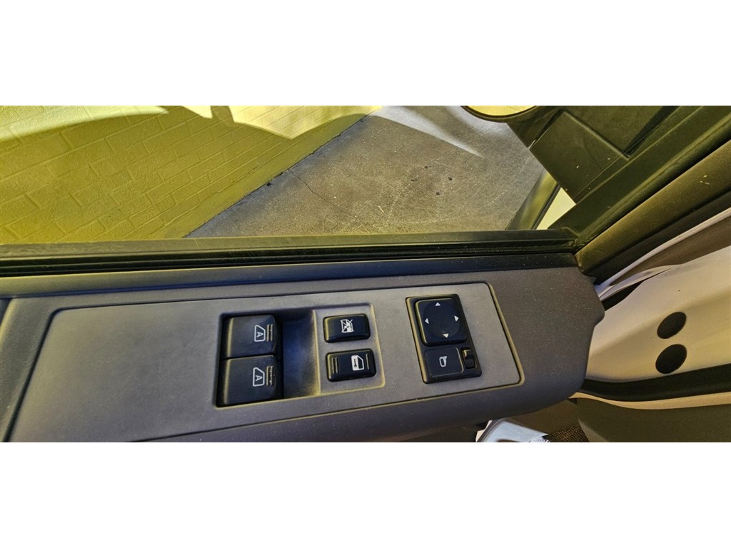 2006 Nissan Titan XE photo