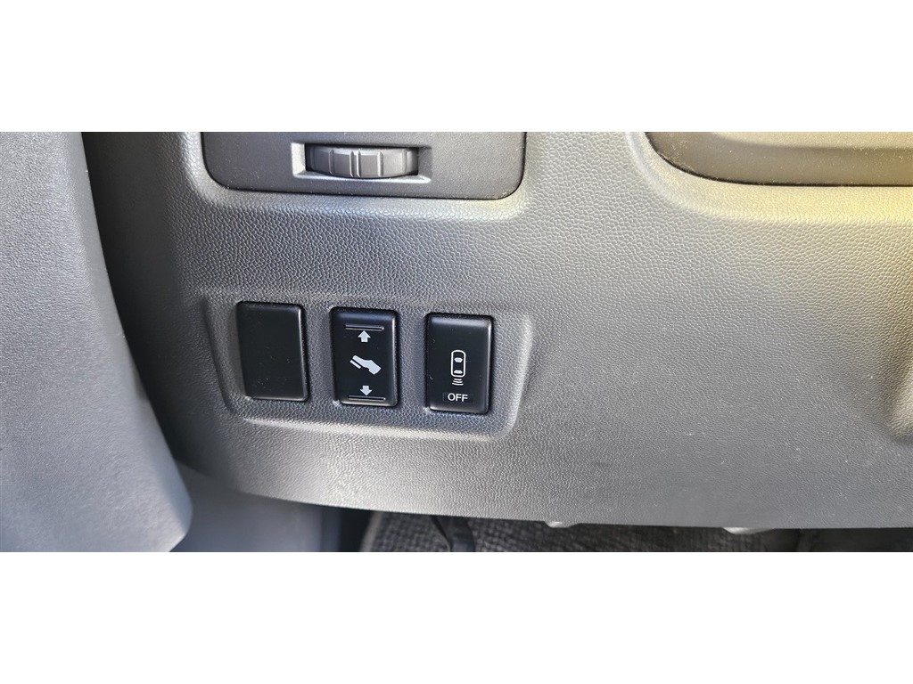 2006 Nissan Titan XE photo