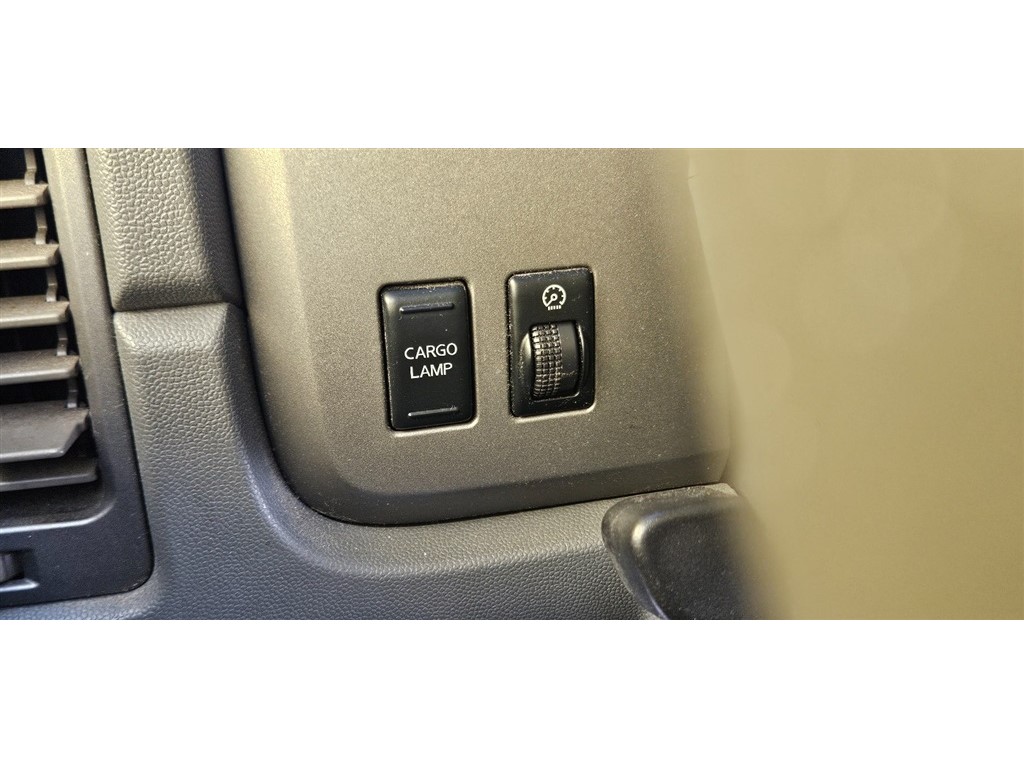 2006 Nissan Titan XE photo