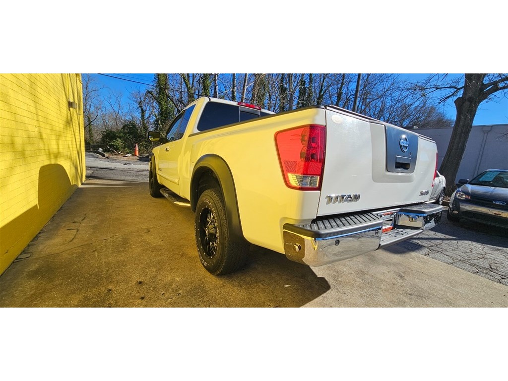 2006 Nissan Titan XE photo