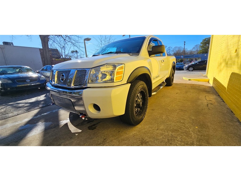 2006 Nissan Titan XE photo