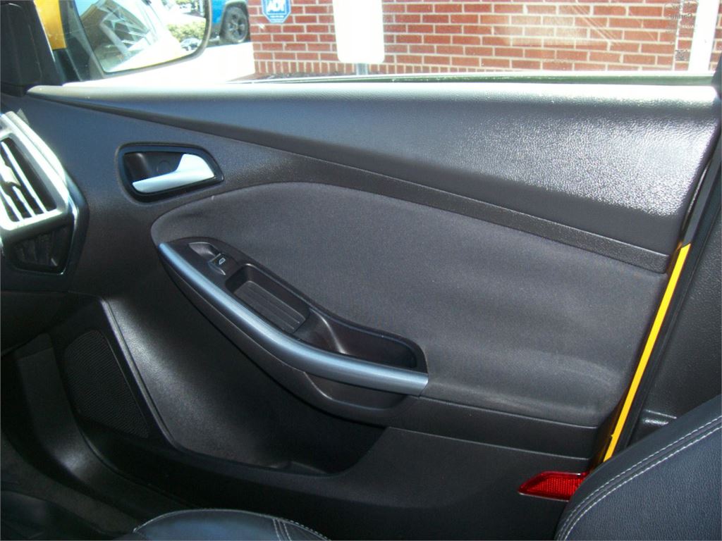 2012 Ford Focus Titanium photo