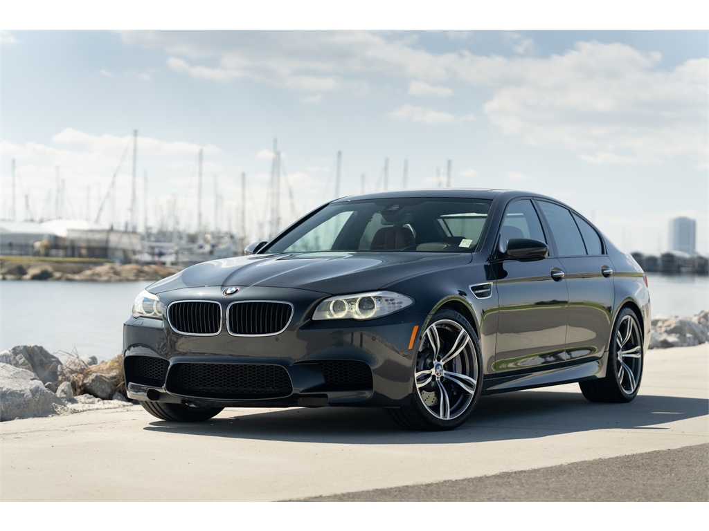 The 2013 BMW M5 photos