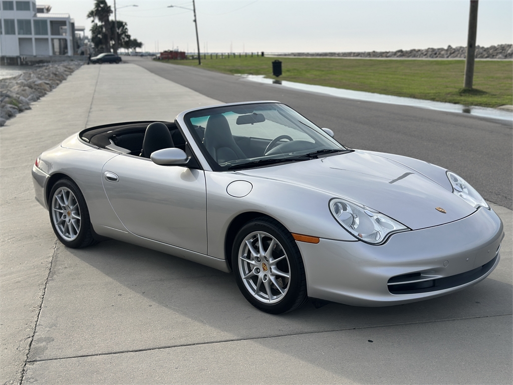2003 Porsche 911 Carrera photo