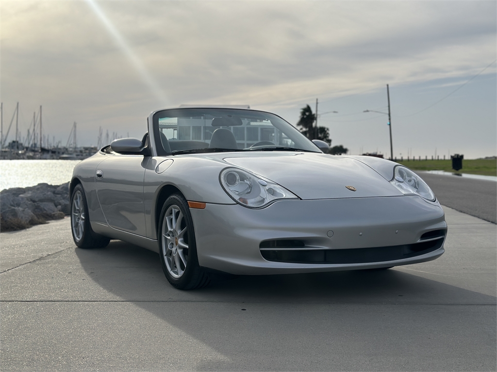 2003 Porsche 911 Carrera photo