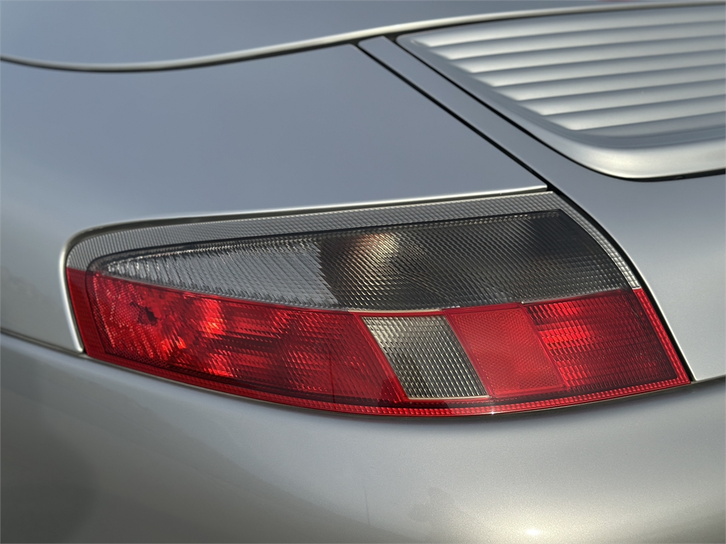 2003 Porsche 911 Carrera photo