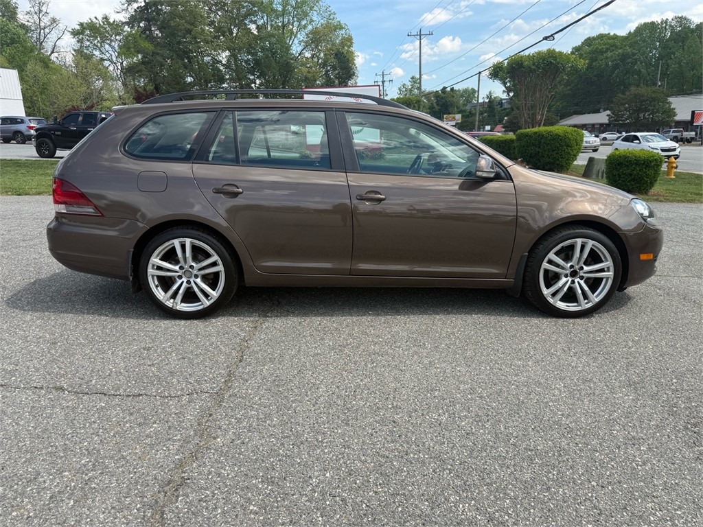 VolkswagenJetta 2.5L S Sport Wagon 4D7