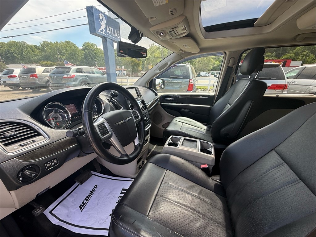 ChryslerTown and Country Touring-L11