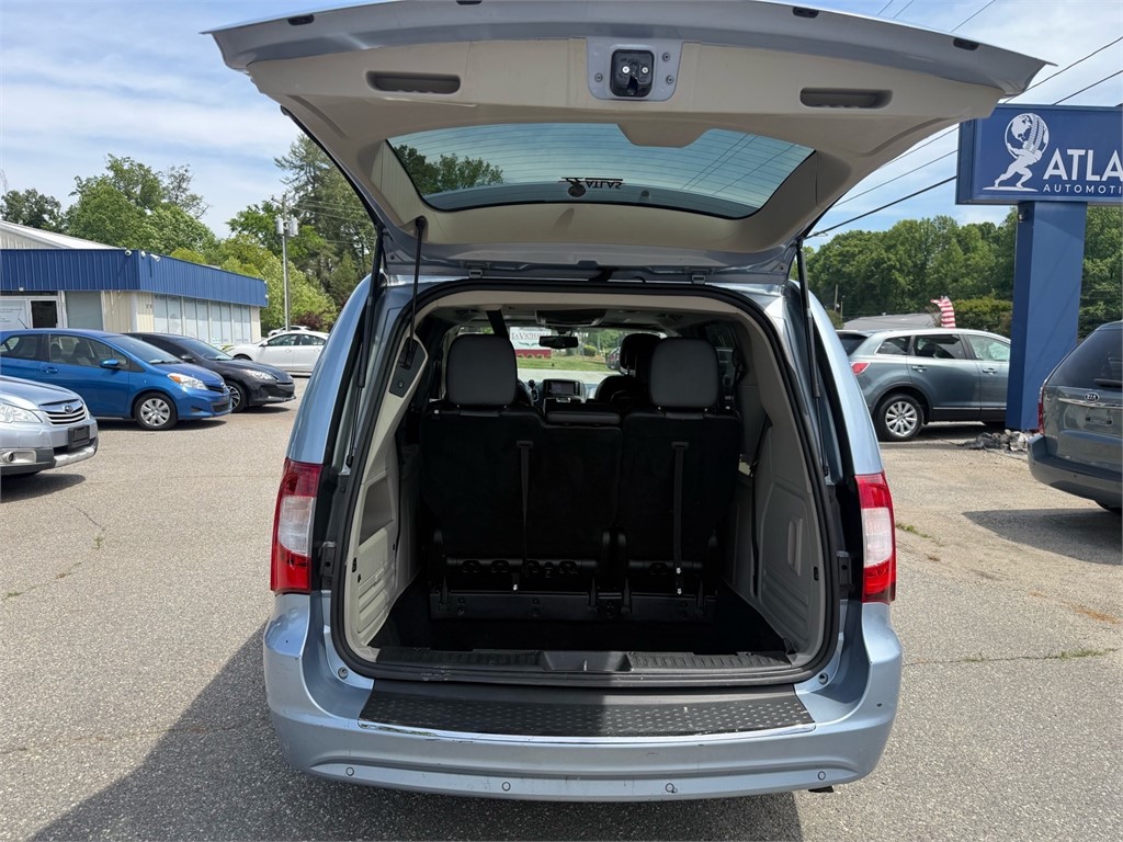 ChryslerTown and Country Touring-L5