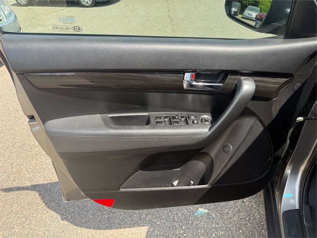 KiaSorento LX Sport Utility 4D10