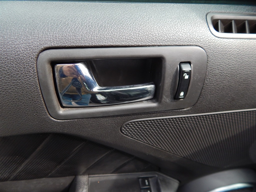 2010 Ford Mustang GT Premium photo