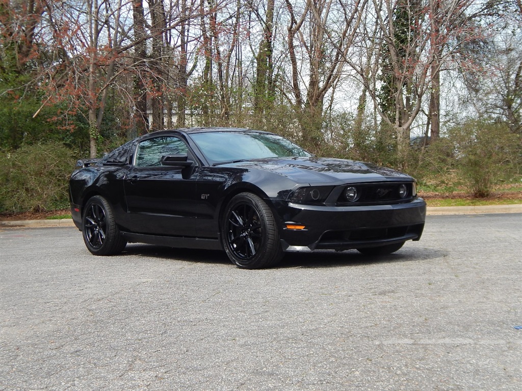 2010 Ford Mustang GT Premium photo