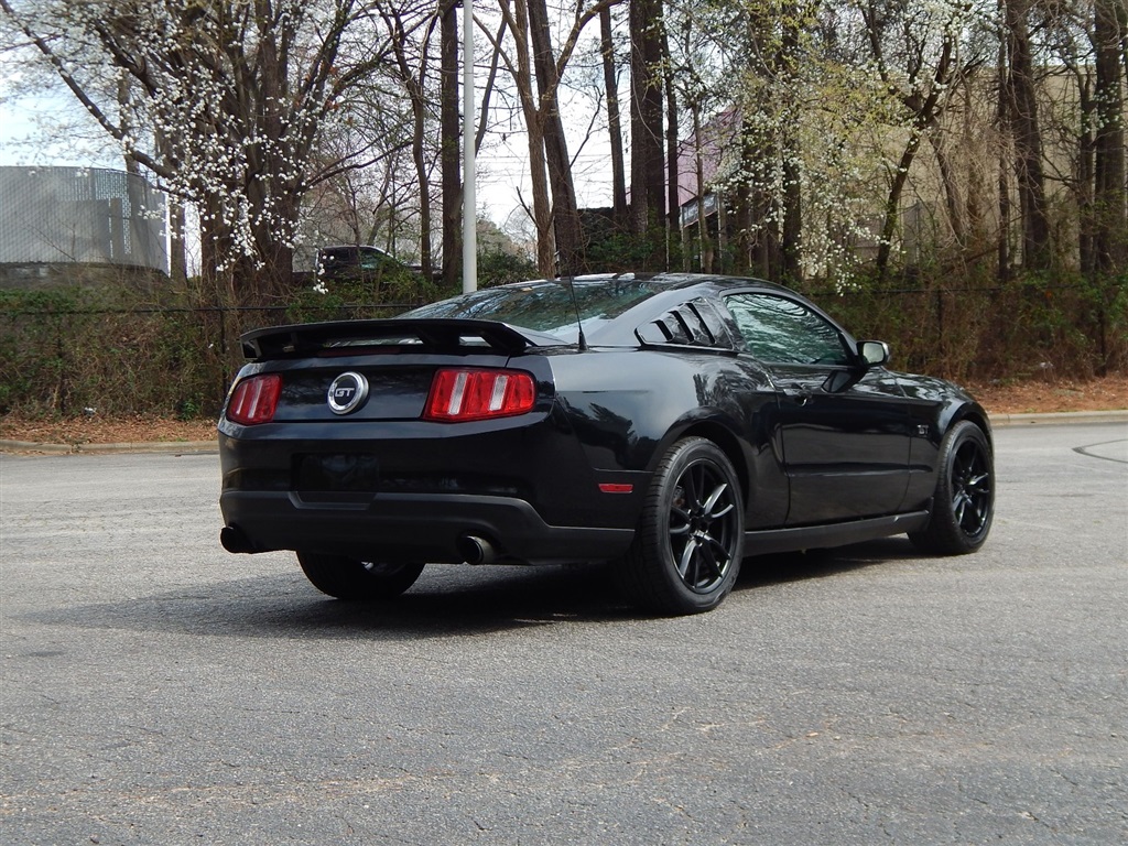 2010 Ford Mustang GT Premium photo