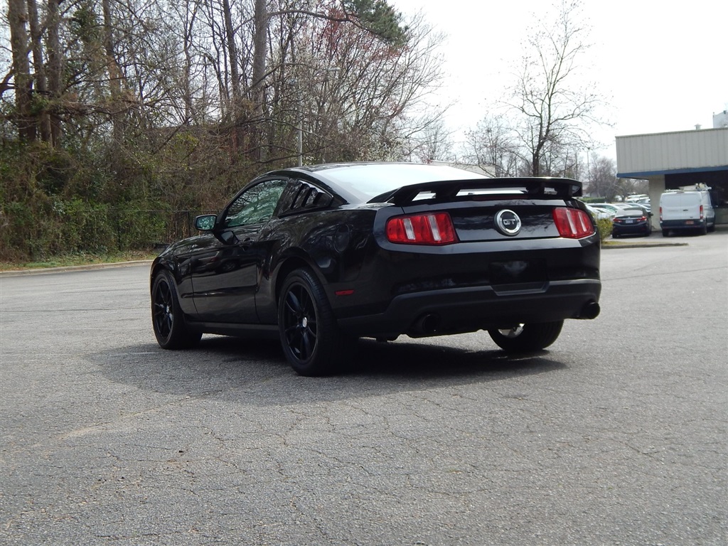 2010 Ford Mustang GT Premium photo