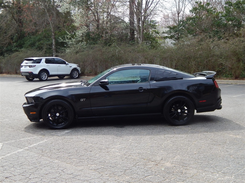 2010 Ford Mustang GT Premium photo