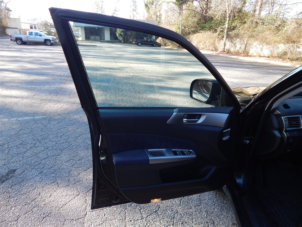 2010 Subaru Forester 2.5X Premium photo