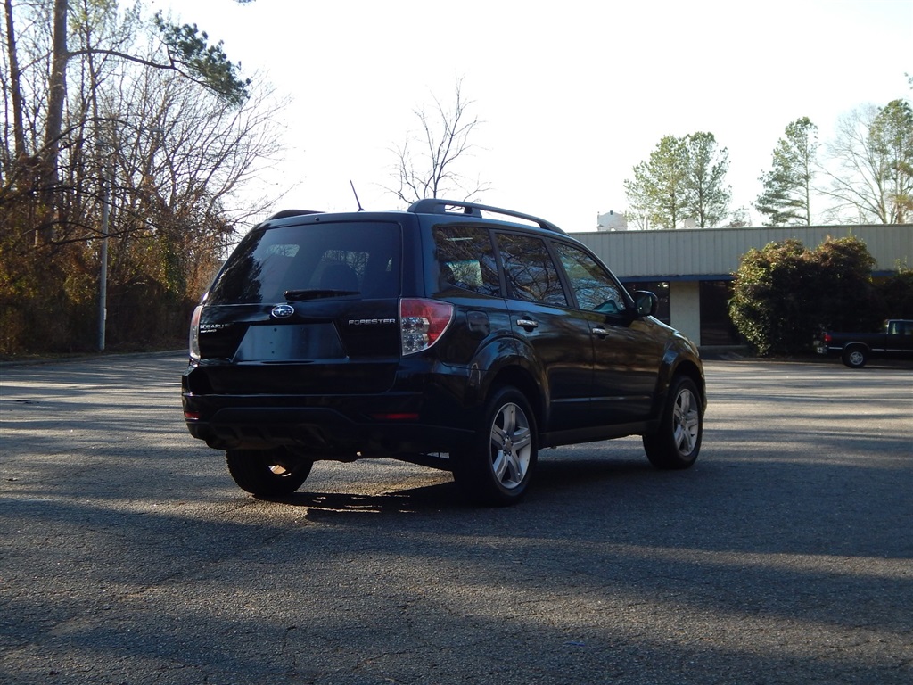 2010 Subaru Forester 2.5X Premium photo