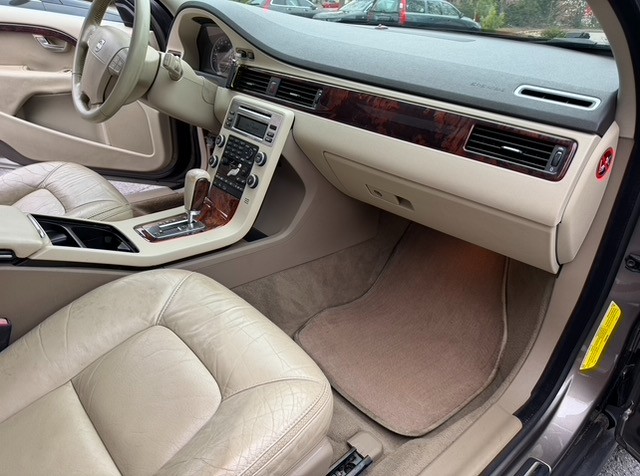 2008 Volvo XC70 3.2 photo