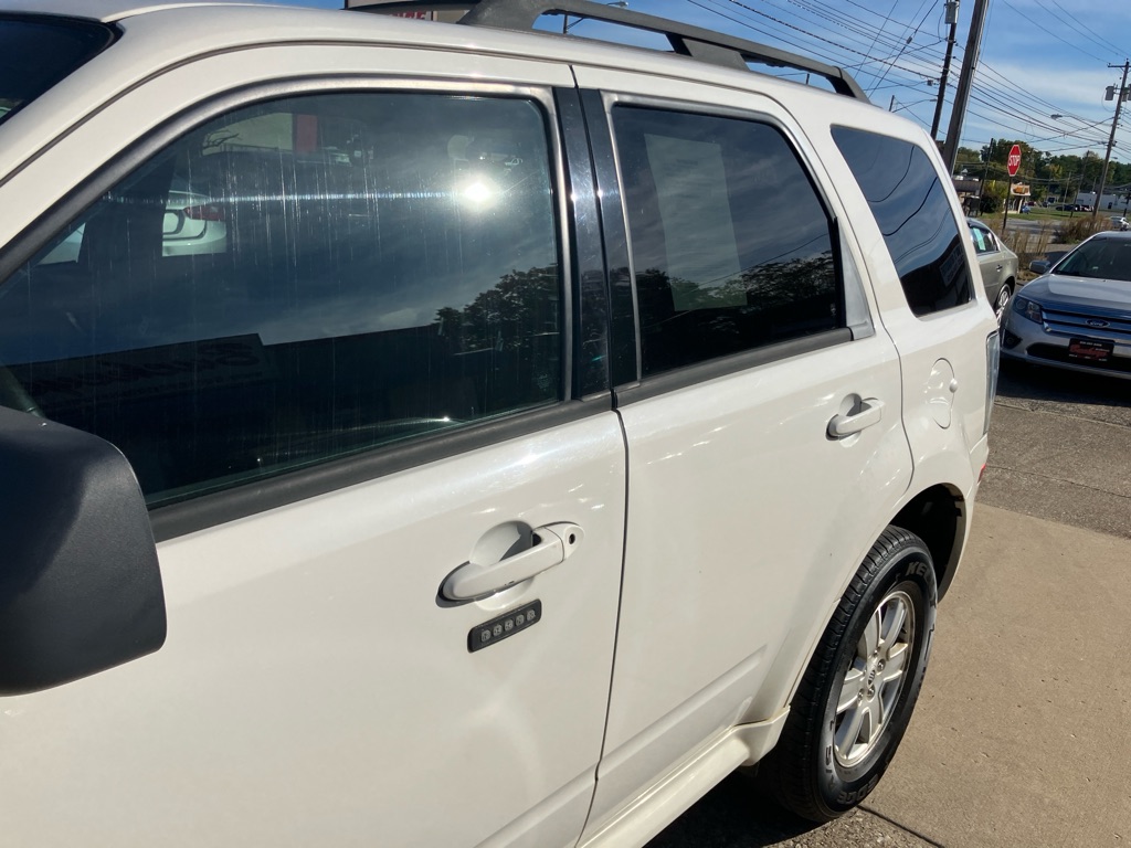 2009 Mercury Mariner Luxury photo 4
