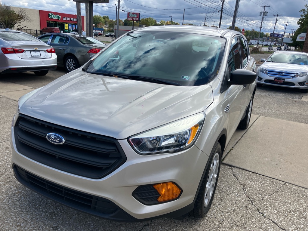 2017 Ford Escape S photo 2