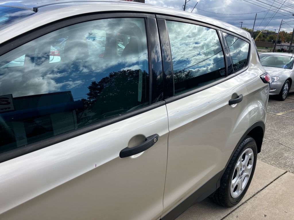 2017 Ford Escape S photo 3