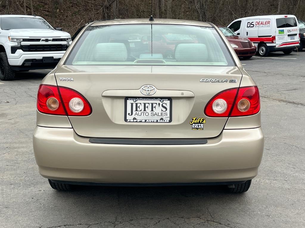 2006 Toyota Corolla CE photo