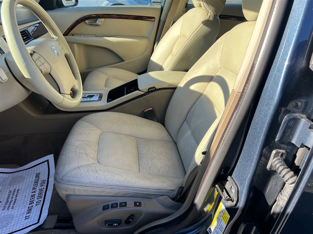2008 Volvo XC70 3.2 photo