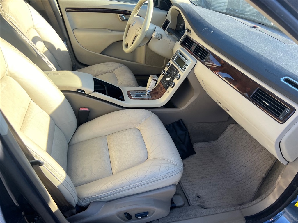 2008 Volvo XC70 3.2 photo