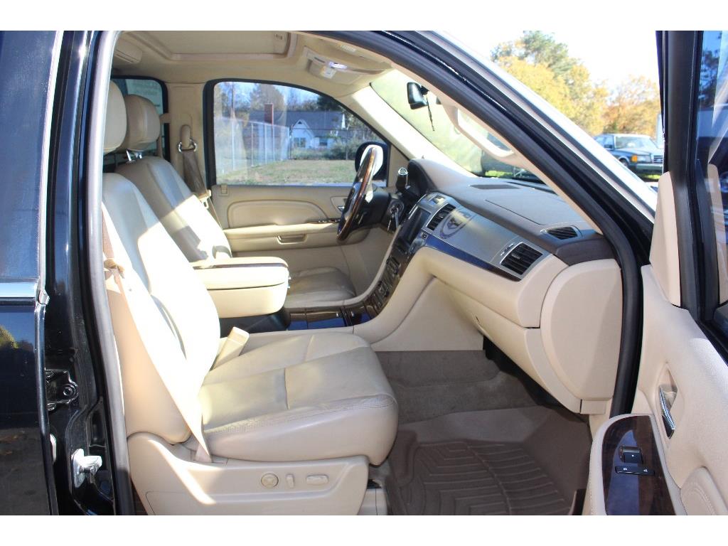 2009 Cadillac Escalade photo
