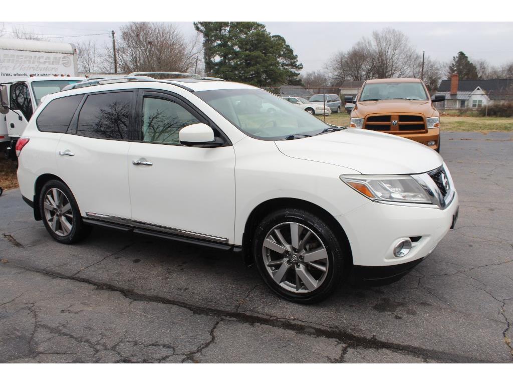 2014 Nissan Pathfinder S photo