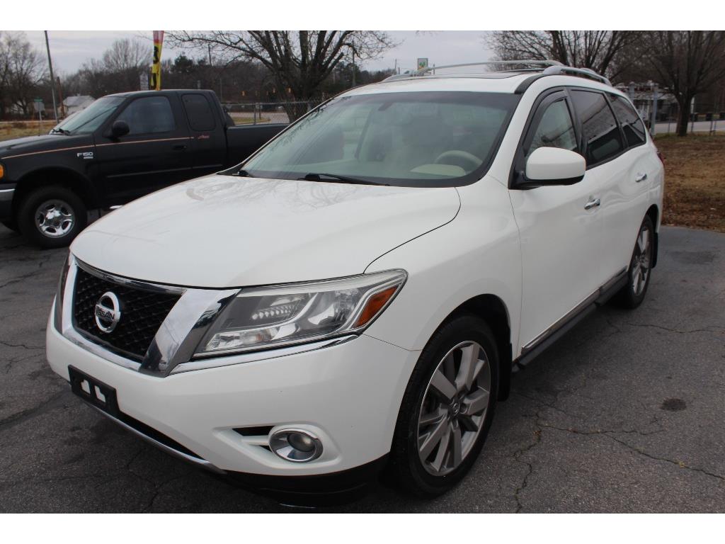 2014 Nissan Pathfinder S photo