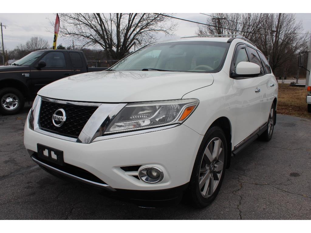 2014 Nissan Pathfinder S photo