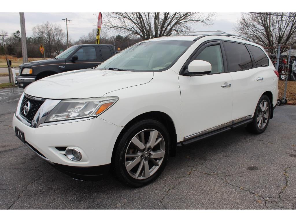 2014 Nissan Pathfinder S photo