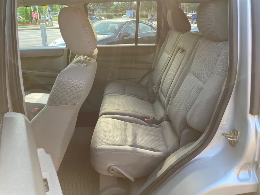 2006 Jeep Commander photo